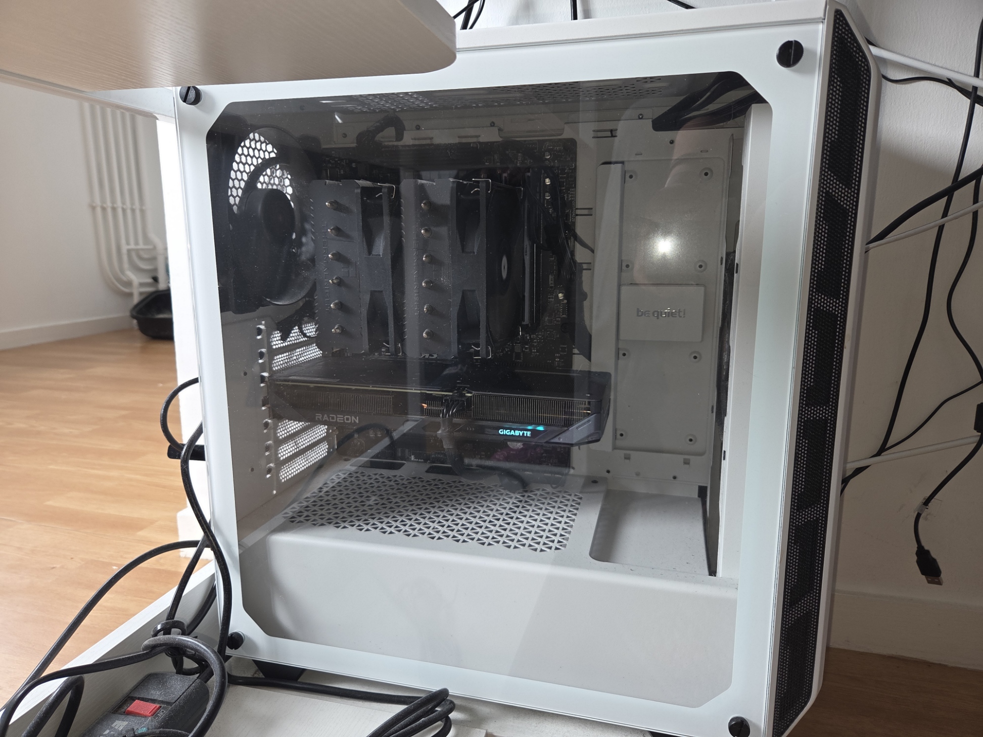 PC assemblé dans un boîtier sobre et moderne